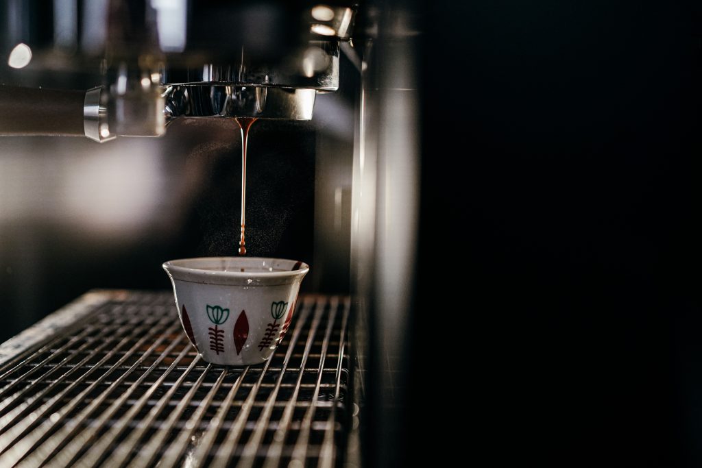 The researchers brewed hundreds of cups of espresso to create a mathematical model of the relationship between pressure and flow rate through coffee grounds. Credit: Mirek Kaźmierczak