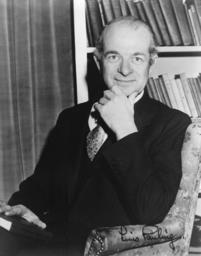 Portrait of Linus Pauling, winner of the 1954 Nobel Prize in Chemistry – from the AIP Emilio Segrè Visual Archives, W.F. Meggers Gallery of Nobel Laureates